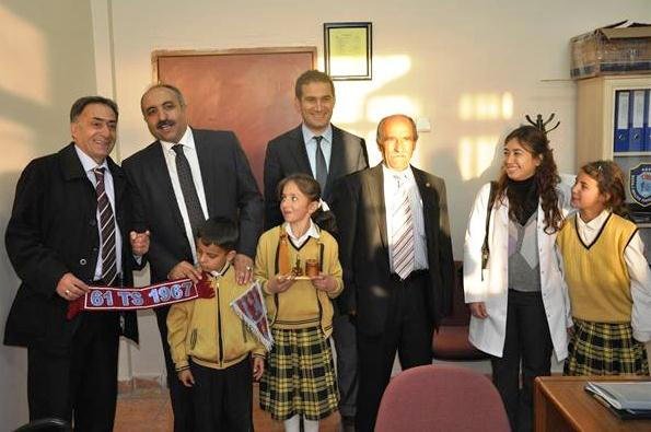 Trabzonsporlu Başkan’a anlamlı hediye