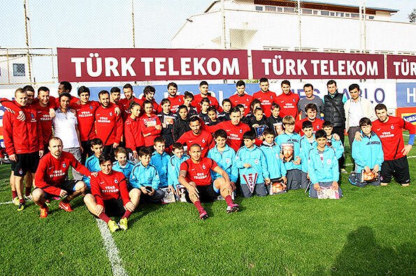 Hentbolculardan antrenmana ziyaret