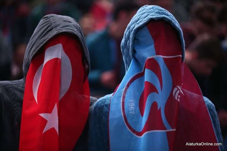 Bourceanu'ya doğum g&uuml;n&uuml; kutlaması