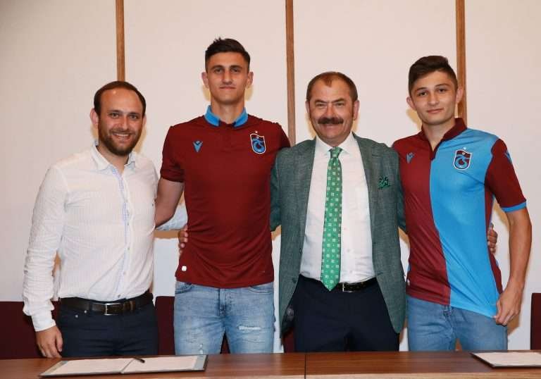 Atakan Gündüz ve Salih Kavrazlı için imza töreni düzenlendi